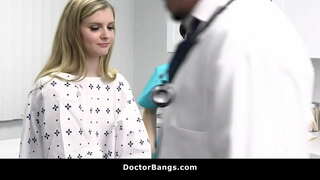 Perv Médecin Donne Alternative de Traitement pour Son Patient