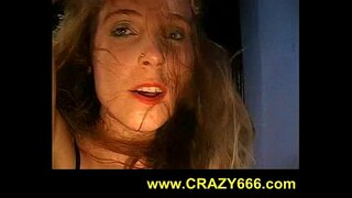 Gearmailtis neo-dhreuchdail porn le pissing