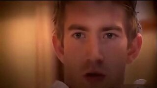 Henessy vidí její nevlastní bratr honění v jeho b